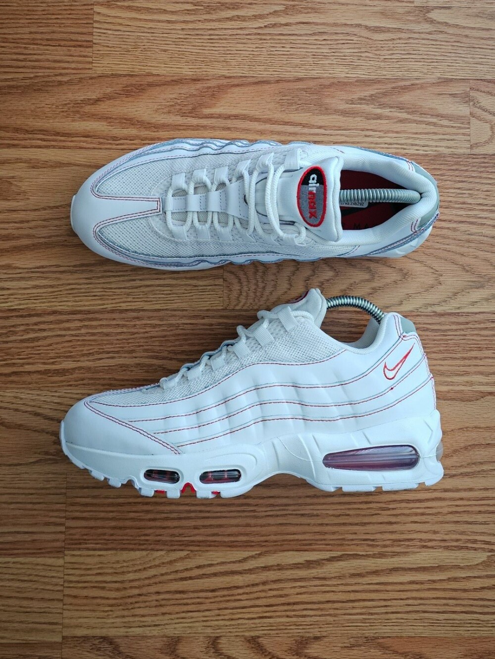 NWOB Nike Men's Air Max 95 Triple White Red University Sneakers Size 8.5